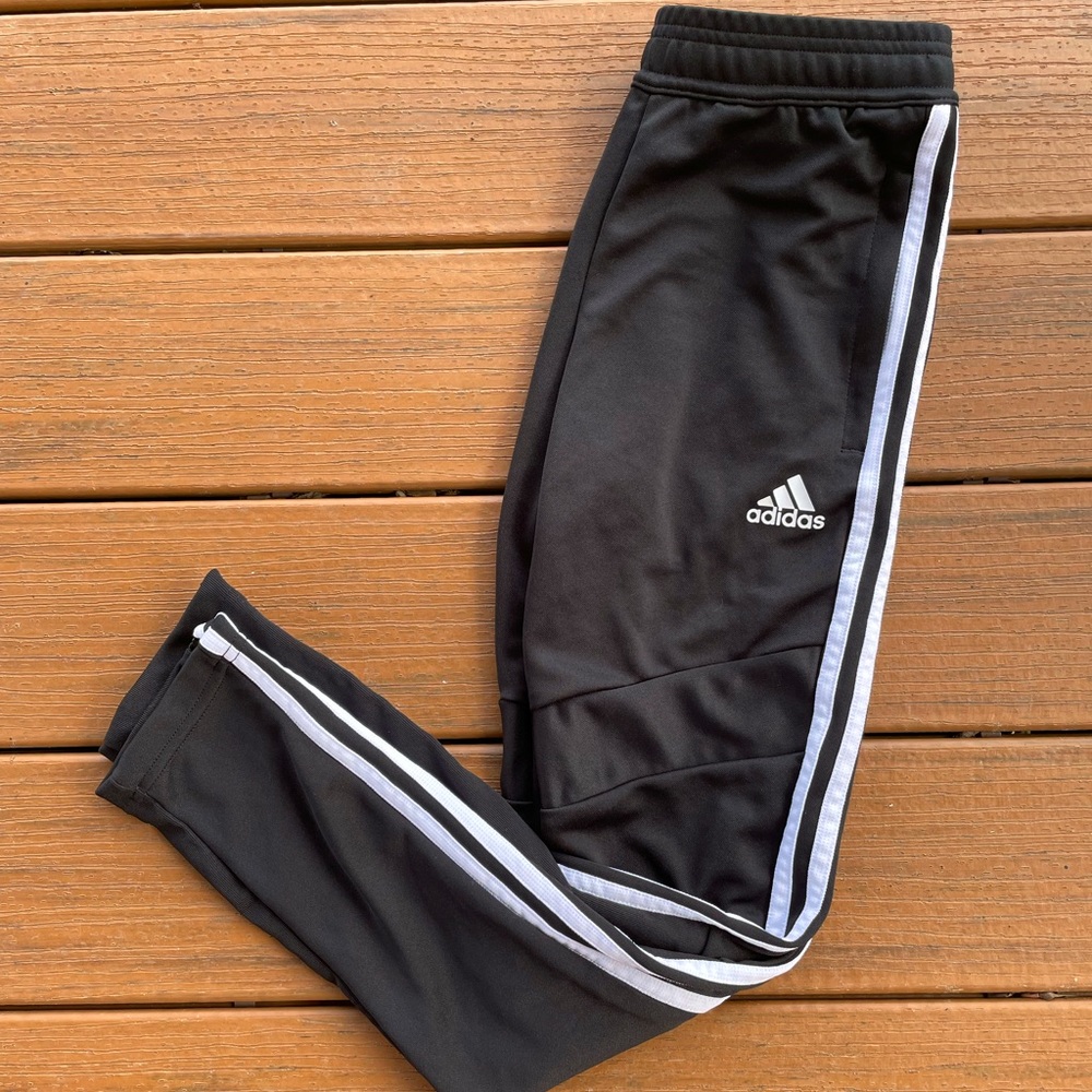 ⭐️ LIKE-NEW ADIDAS JOGGERS (BW) ⭐️